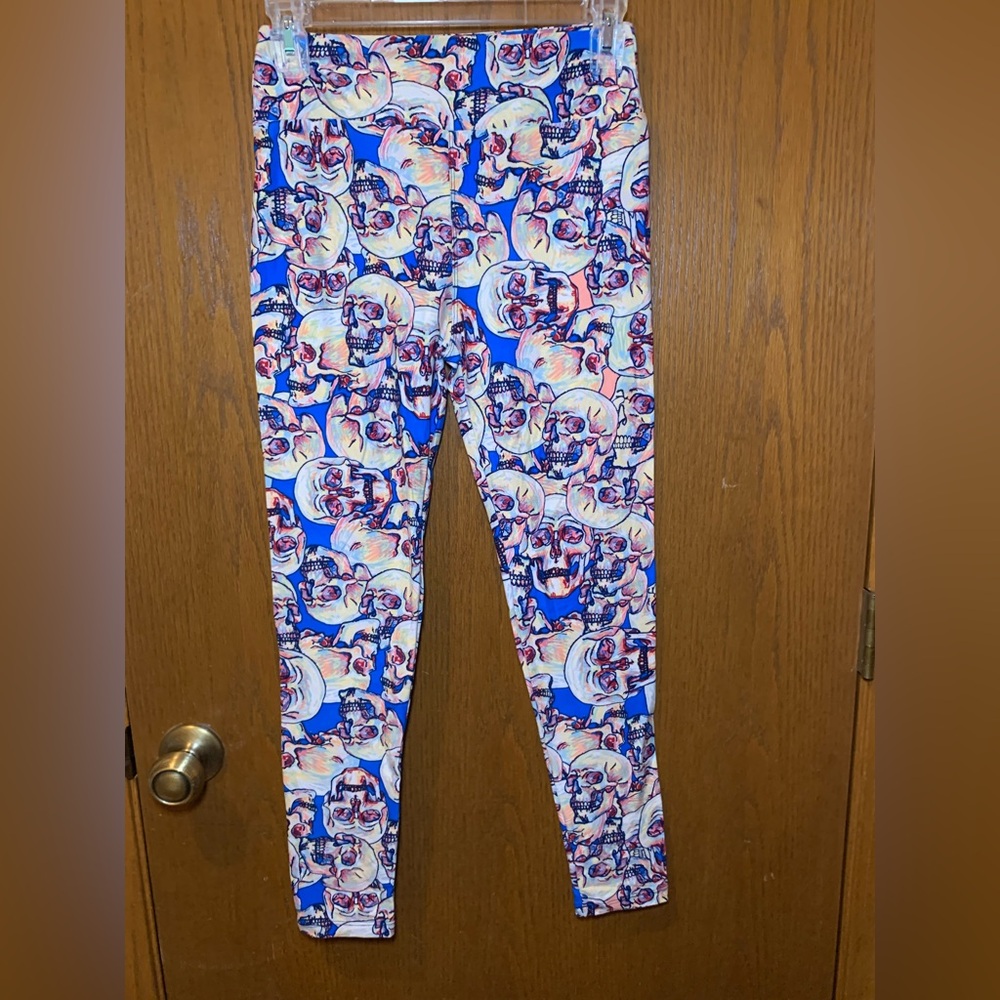 NWOT- LuLaRoe Leggings One Size OS – Skull Print – Halloween Blue & Cream